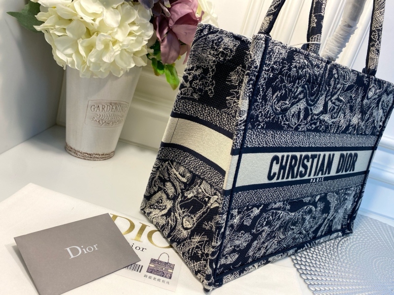 03b82a99e66ec86cf083a2b2833372f1_1759392541_3099.jpg 03b82a99e66ec86cf083a2b2833372f1_1759392541_3099.jpg