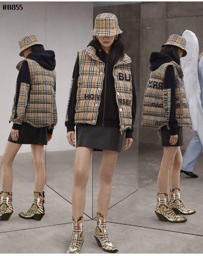 버버리 호스페리 레터링 프린트 패딩 베스트