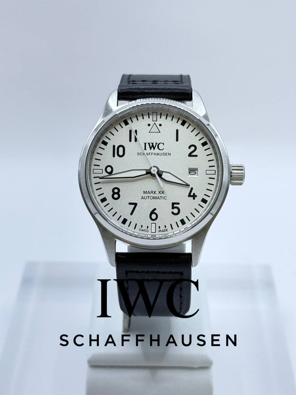 IWC 마크18 흰판 시계 (국내공장 AS가능)