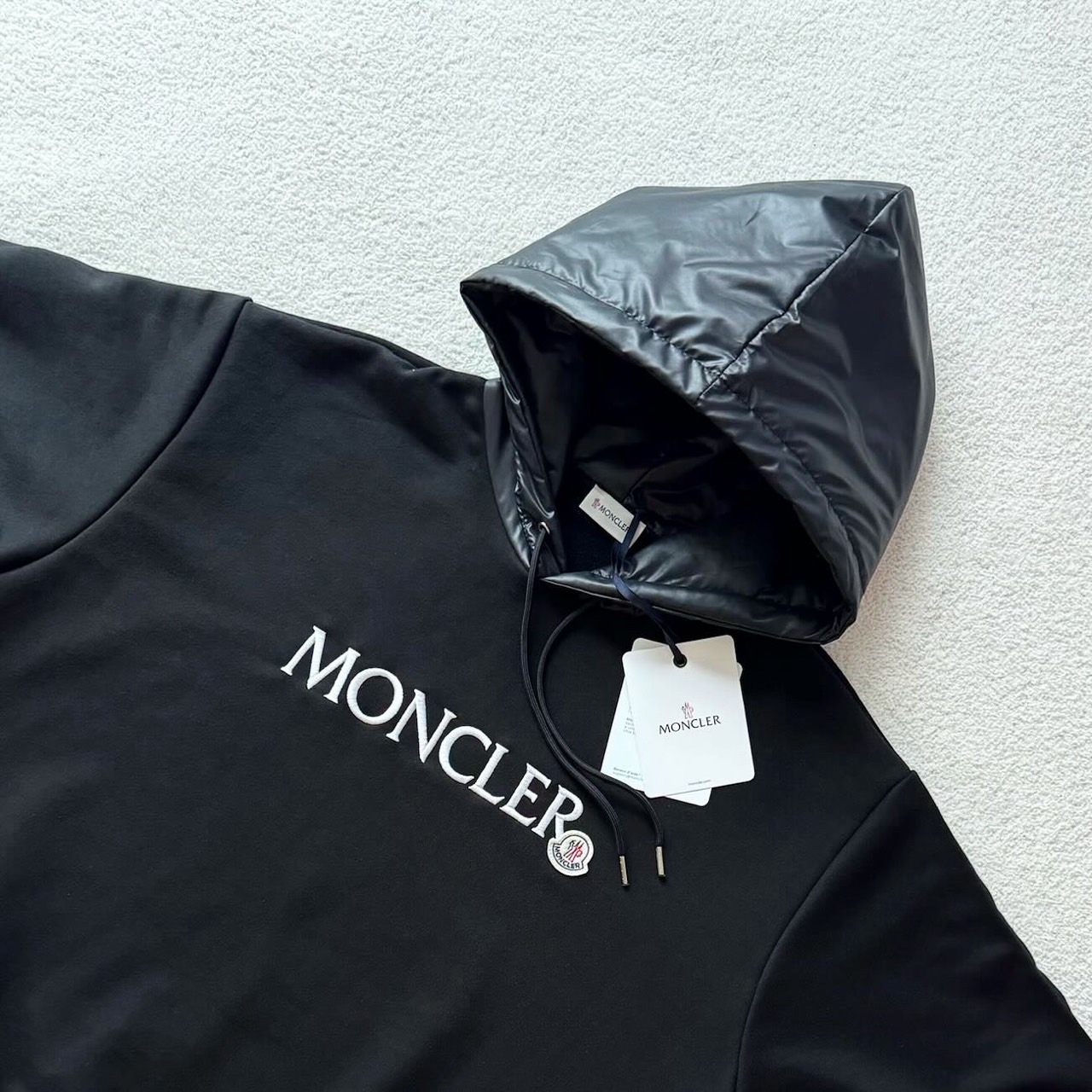 몽클레어 로고 패치 개버딘 나일론 후드