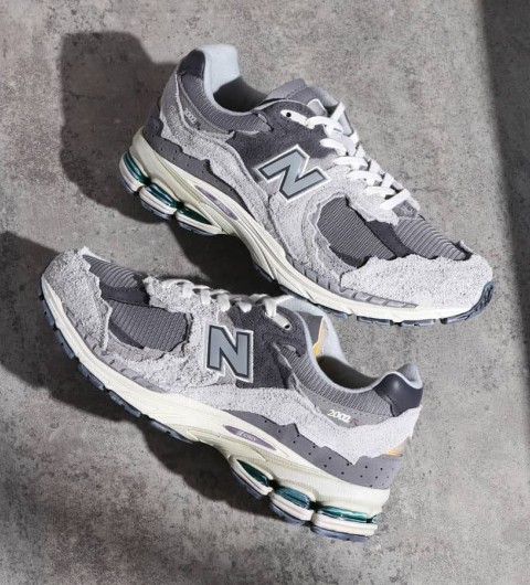 뉴발란스 2002R 프로텍션 팩 그레이