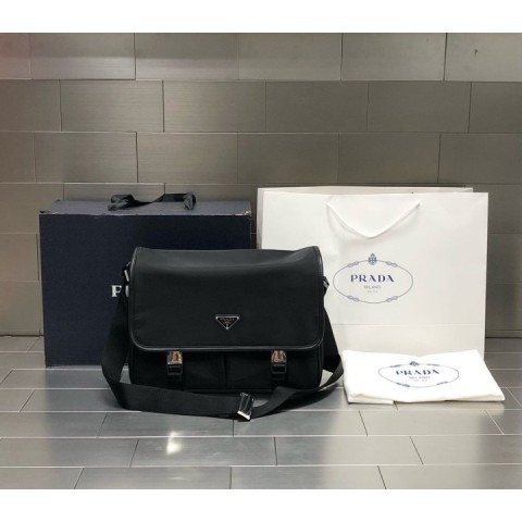 프라다 리나일론 사피아노 가죽 숄더백