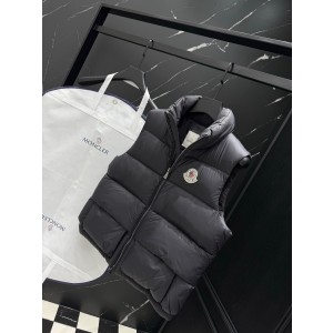 몽클레어 x 크리스토퍼 랙시 패딩조끼