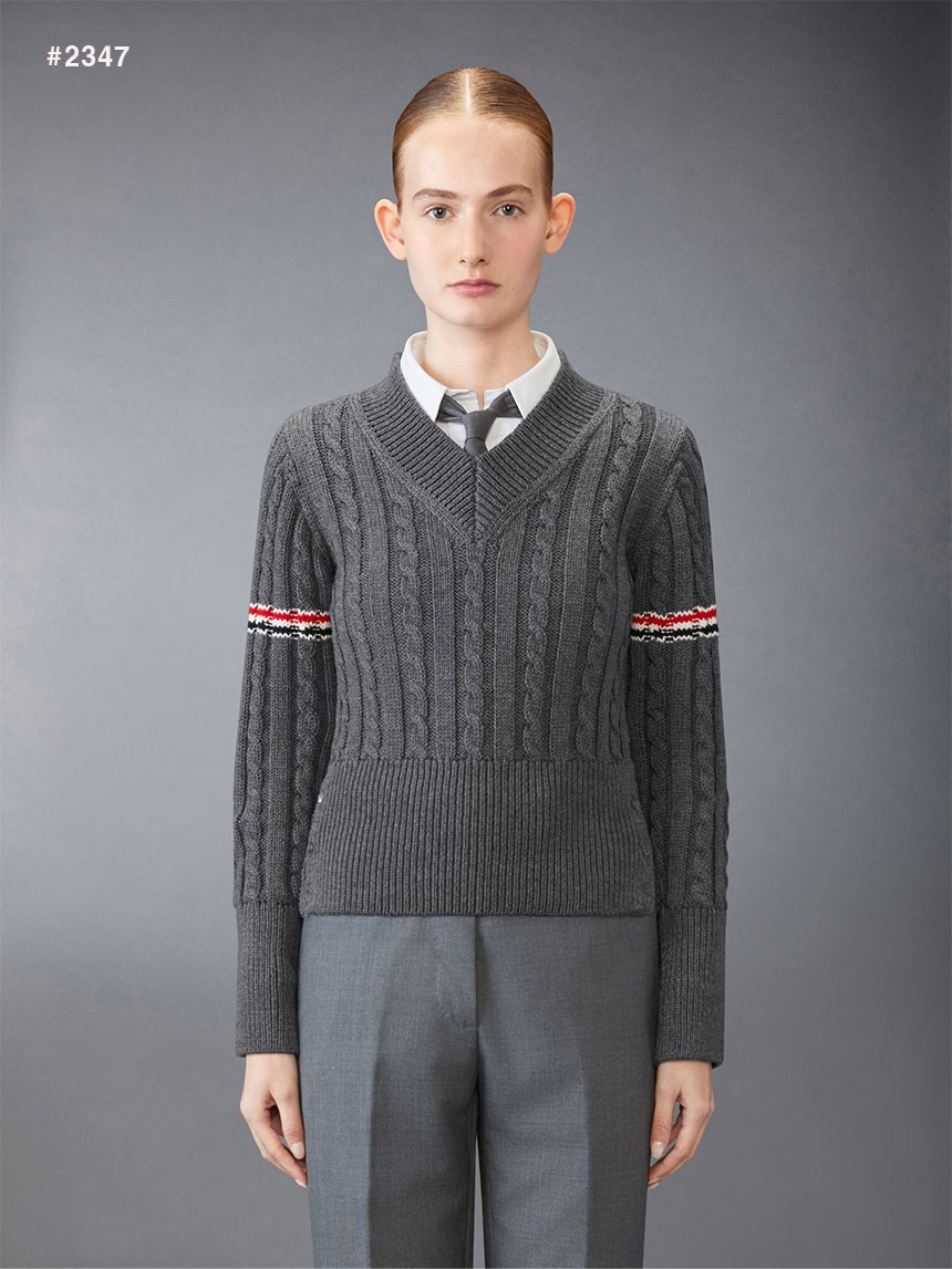 톰브라운 여성 밀라노 암밴드 케이블 V넥 니트 - 풀박스