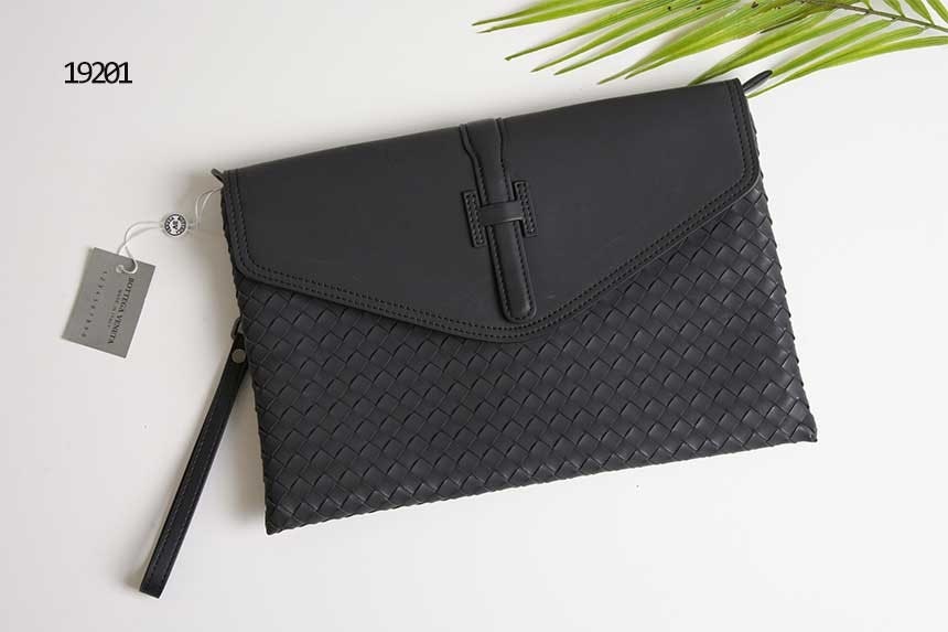 보테가베네타 인트레치아토 플랩 클러치