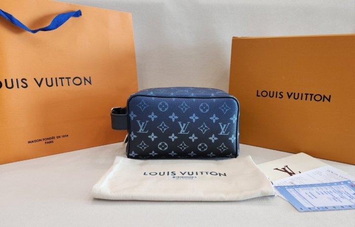 루이비통 락커 돕 키트 클러치 M11559 고급버전