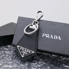 프라다 사피아노 삼각로고 키링 블랙