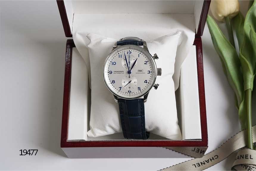 IWC 포르투기저 크로노그래프 레더 스트랩 워치