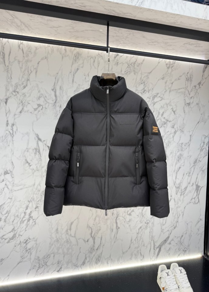 버버리 잉글랜드 런던 하이넥 구스다운 패딩
