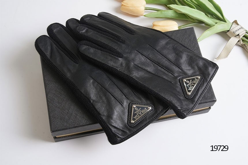 프라다 남성 삼각로고 포인트 레더 장갑