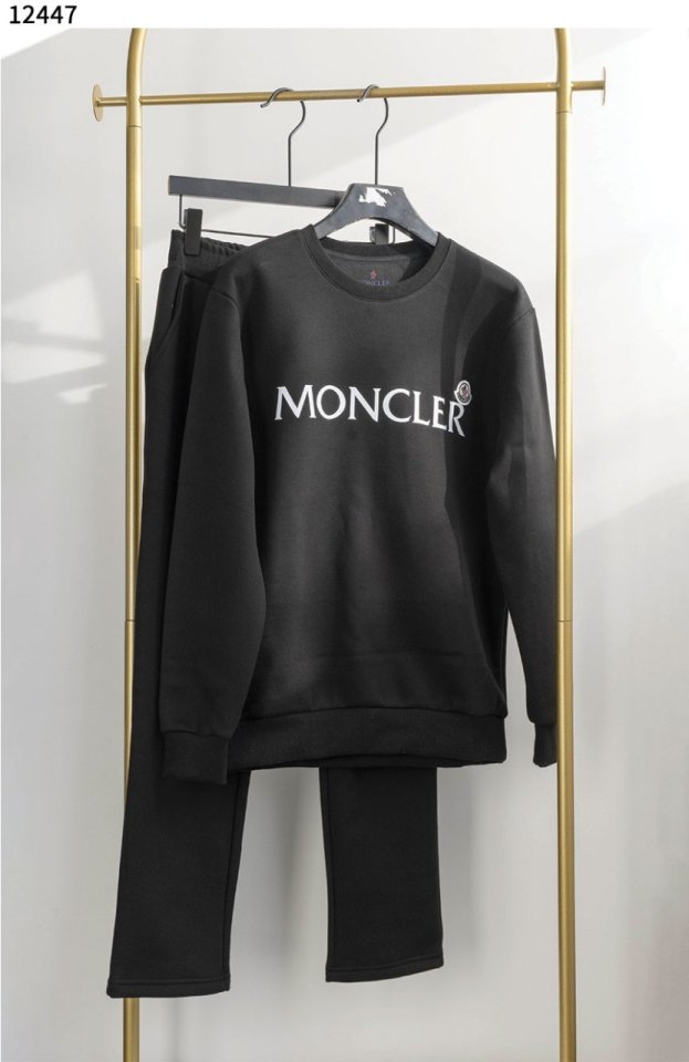 몽클레어 이니셜 엠보로고 라운드 패치 맨투맨 팬츠 세트 기모 - 2 Color