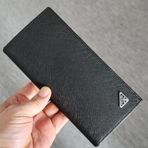 프라다 삼각로고 사피아노 장지갑 - 블랙