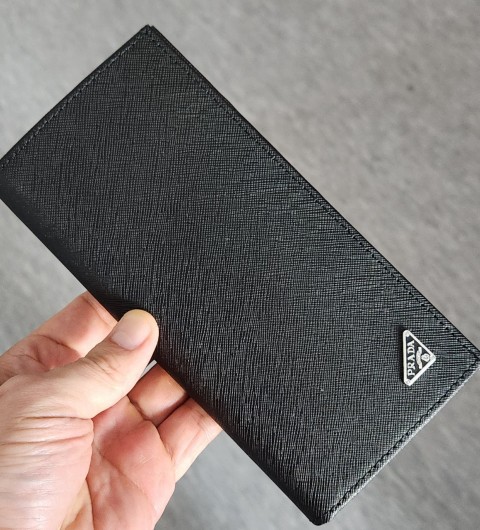 프라다 삼각로고 사피아노 장지갑 - 블랙