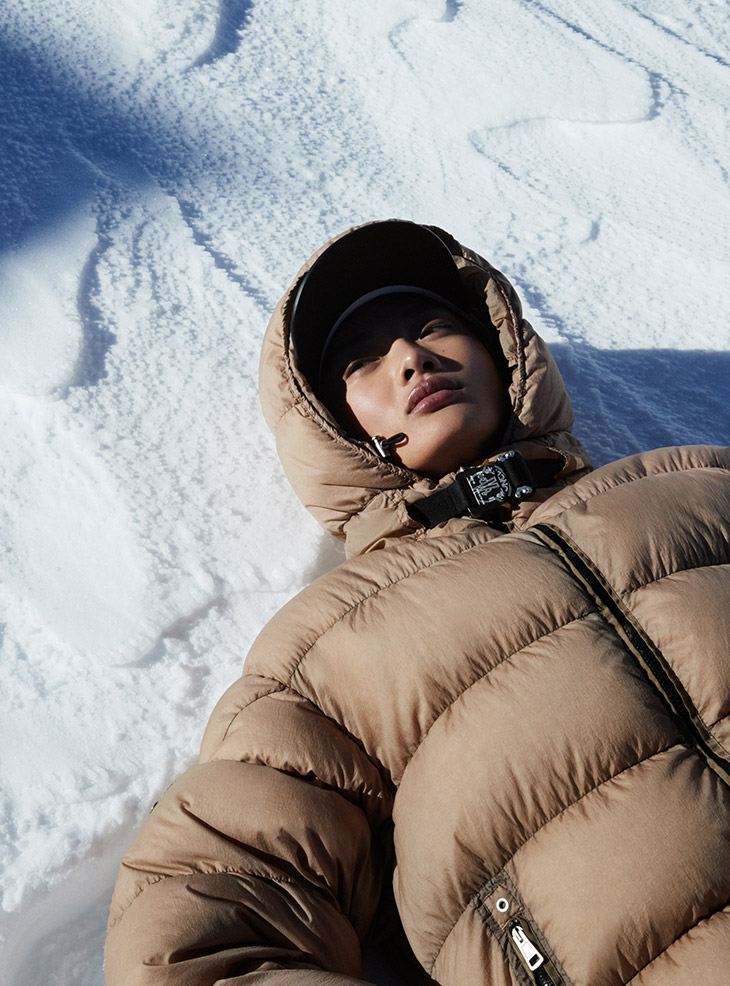 몽클레르 지니어스 7 x 1017 알릭스 9SM 아몬드 다운 자켓 베이지