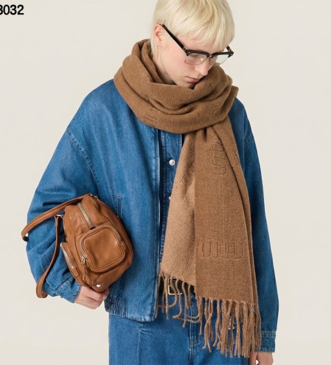 미우미우 엠브로이드 로고 울 자카드 태슬 숄 머플러 - 2 Color