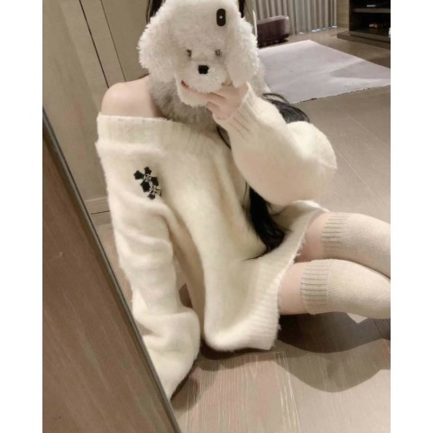 크롬하츠 여성 로고 레더패치 헤어리 브이넥 스웨터 - 2 Color