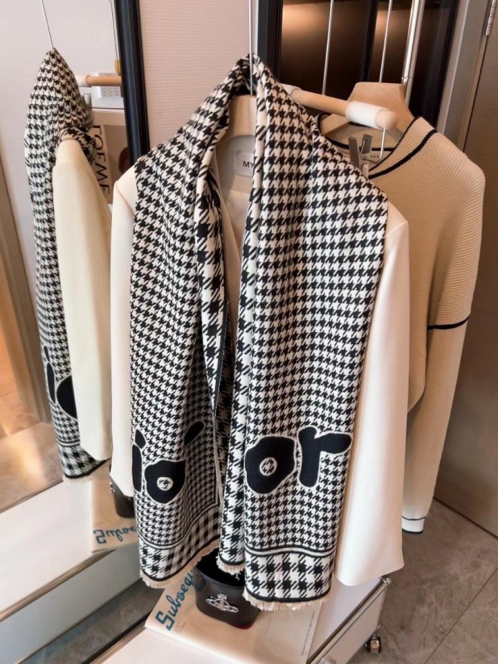 디올 체크로고 숄 머플러