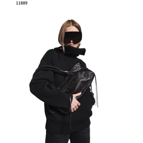 발렌시아가 르 시티 백 이스트 웨스트