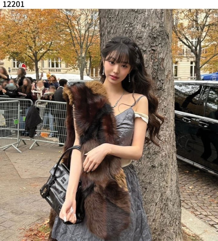 미우미우 솔리테르 광택 가죽 백