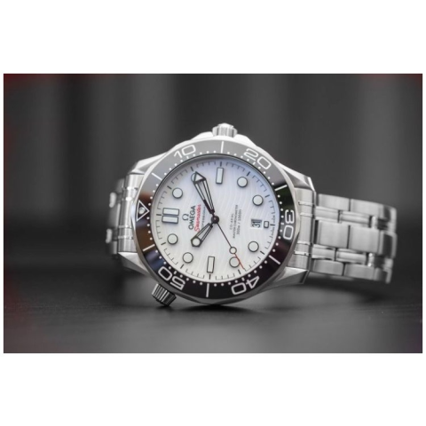 오메가 씨마스터 다이버 300M 코 액시얼 마스터 크로노미터 스틸 화이트 (국내공장 AS가능)