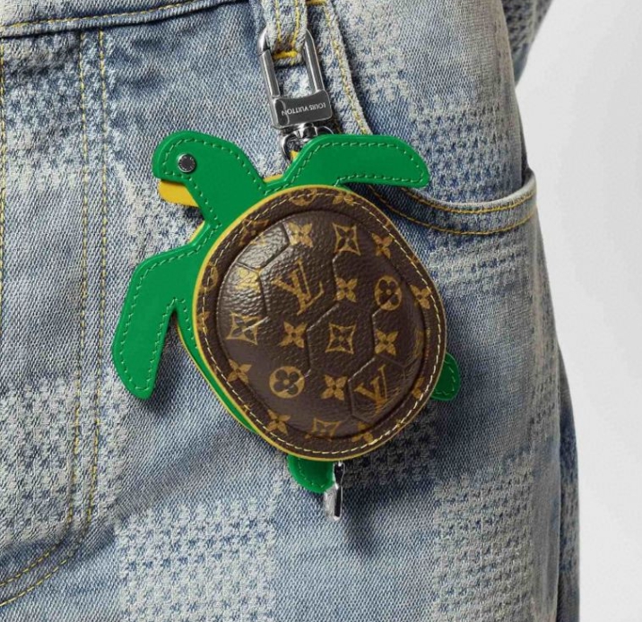 루이비통 터틀 (LV Turtle) 파우치 백 참 (에어팟 수납가능)