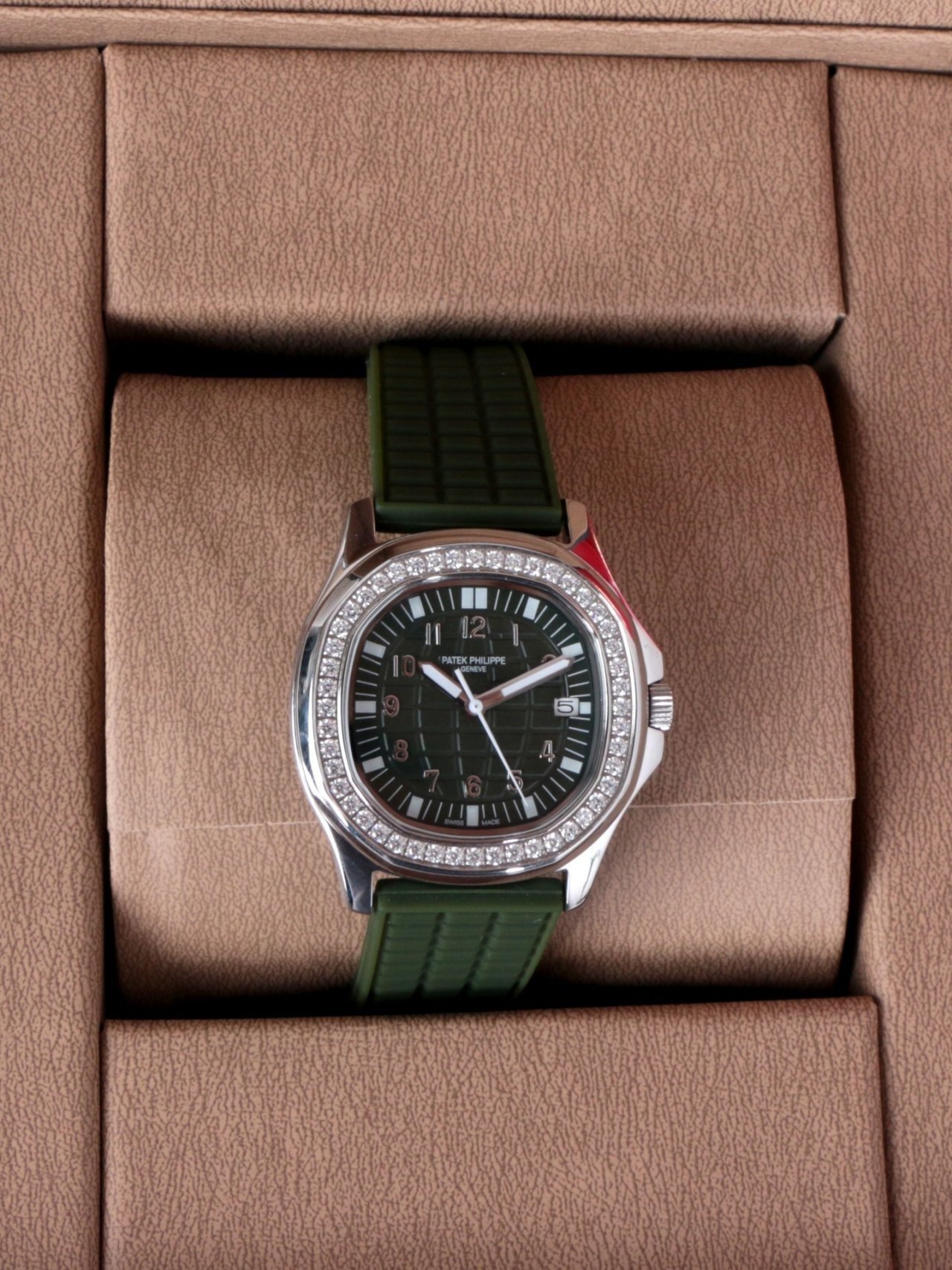 파텍필립 아쿠아넛 루체 워치 그린