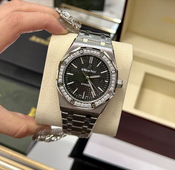 오데마피게 로얄오크 검판 다이아베젤 40mm