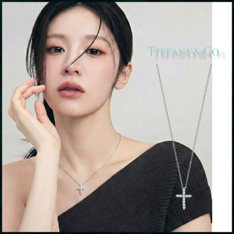 티파니앤코 크로스 펜던트 네크리스