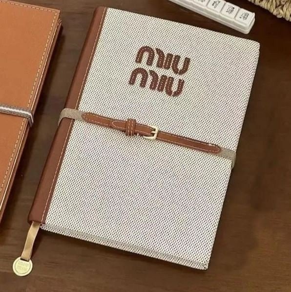 미우미우 캔버스 레더투톤 다이어리