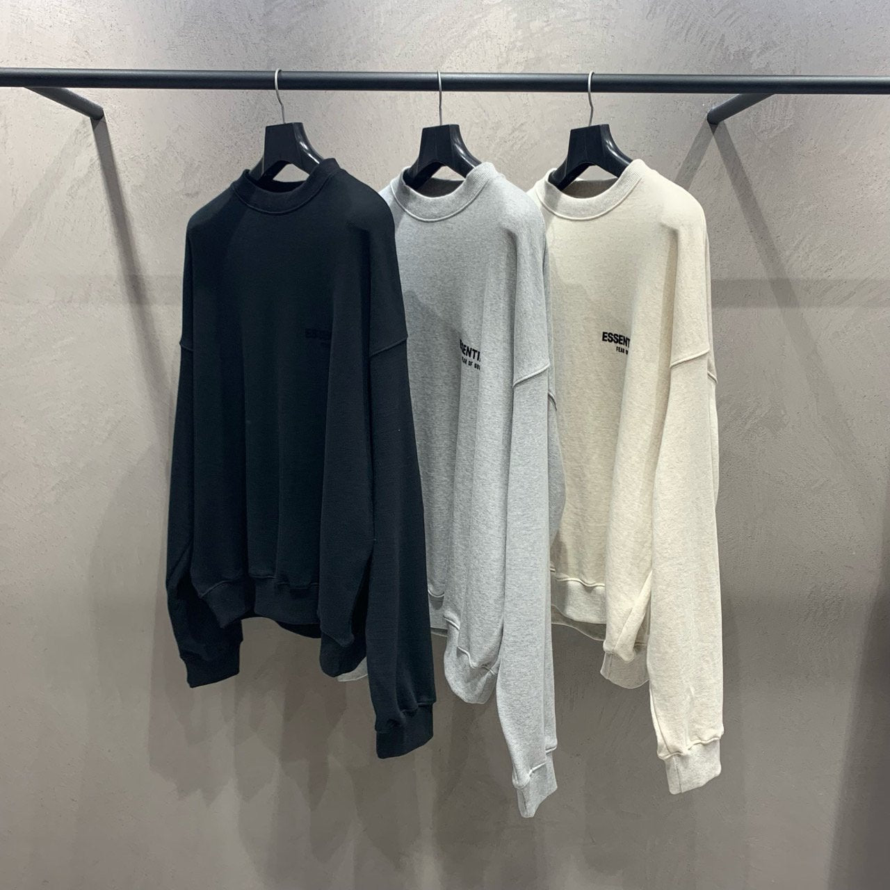 22FW FOG 에센셜 후로피 루즈핏 팬츠 & 맨투맨 세트 ( 3 COLOR )